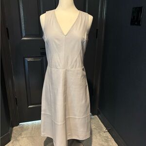 Elegant White Sleeveless Dress